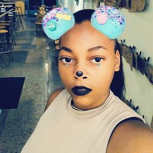 Meet your Posher, Renaja